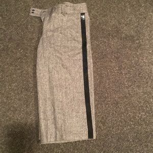 Rayon silk and wool blend, and Taylor loft, size 8 crop pants
